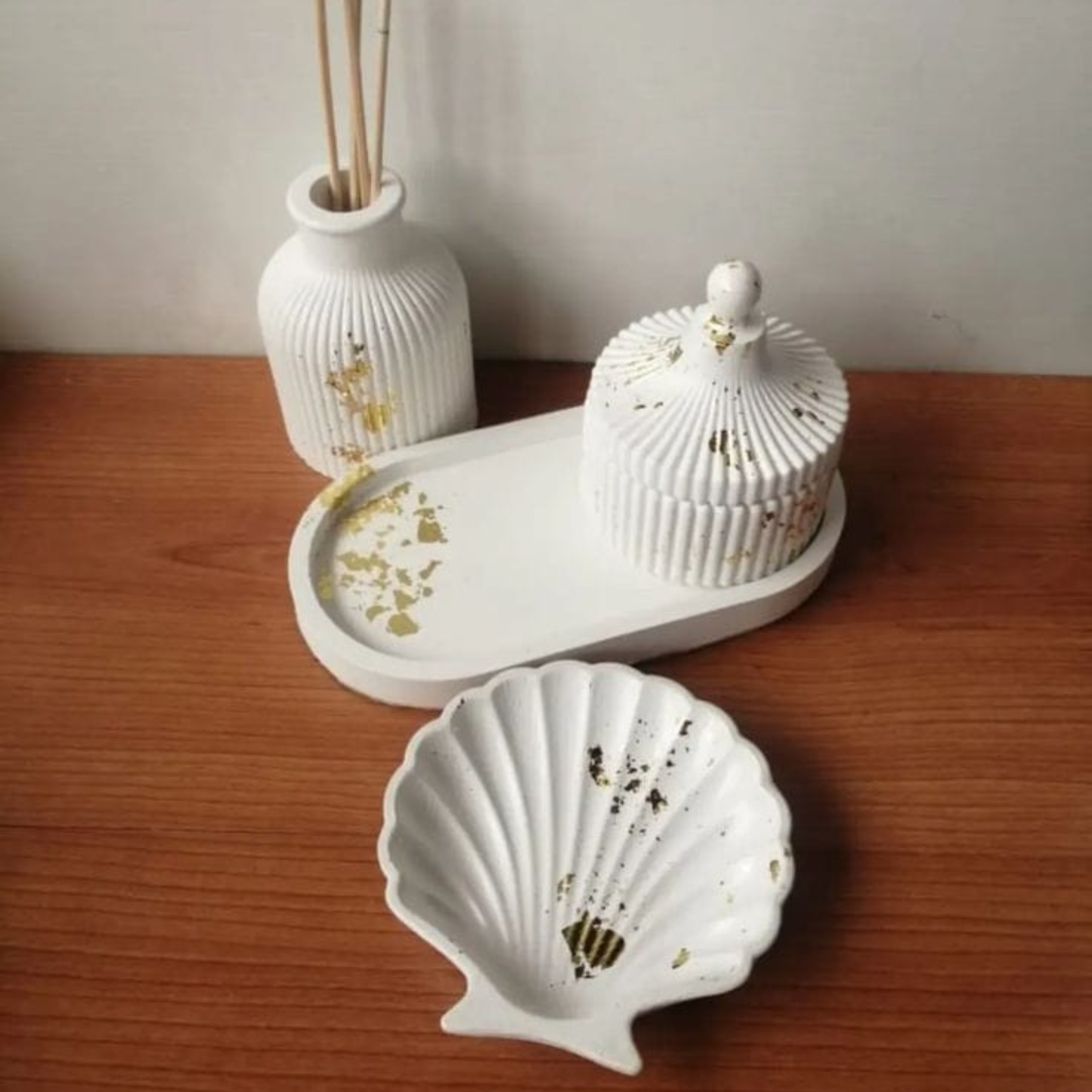 Set of 4 - Oval Tray, Ribbed Jar, Ribbed Vase & Sea Shell Tray